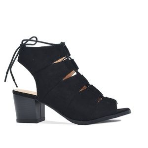 Chase + Chloe Shoes - Black Women's Sling Back Cut Out Heeled Sandal Chase + Chloe Shoes - Black Women's Sling Back Cut Out Heeled Sandal